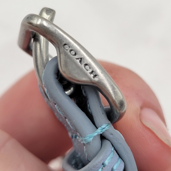 💥SALE💥 Coach Floral Applique Bracelet, leather EUC - Picture 8 of 9